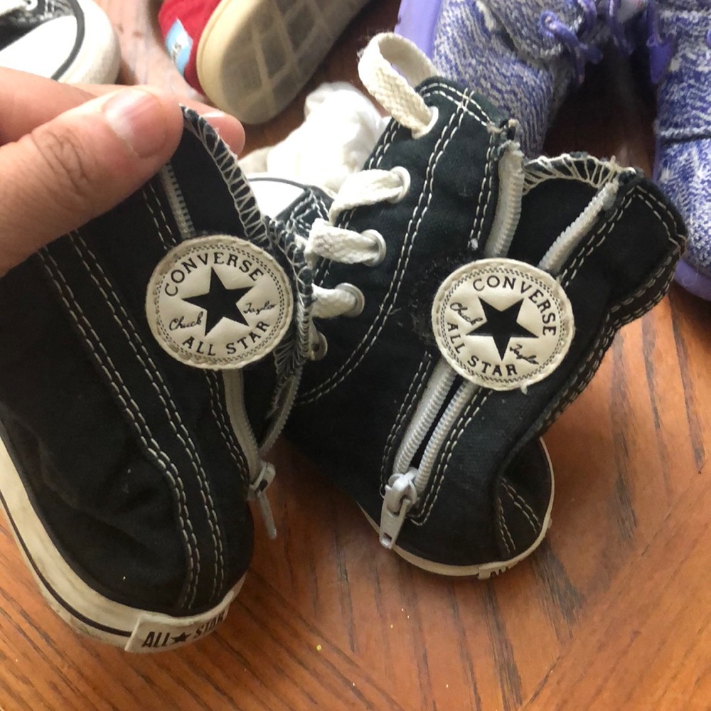 Converse - Picture 2 of 2